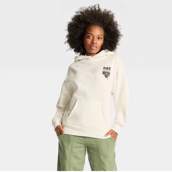 NWT Wild Fable “One Degree Hotter” Graphic Hoodie - Picture 3 of 4